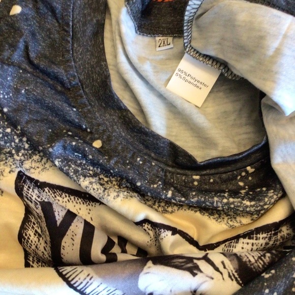 NWOT Women’s Dark Gray Bleached Halloween Witch Trio Short Sleeve T-Shirt 2XL - Picture 8 of 11